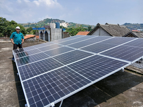 PLTS atap on-grid zero-export untuk bangunan komersial